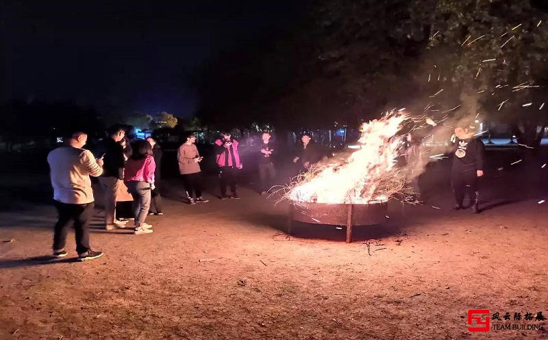 蘇州太湖牛仔風情度假村團建活動篝火晚會