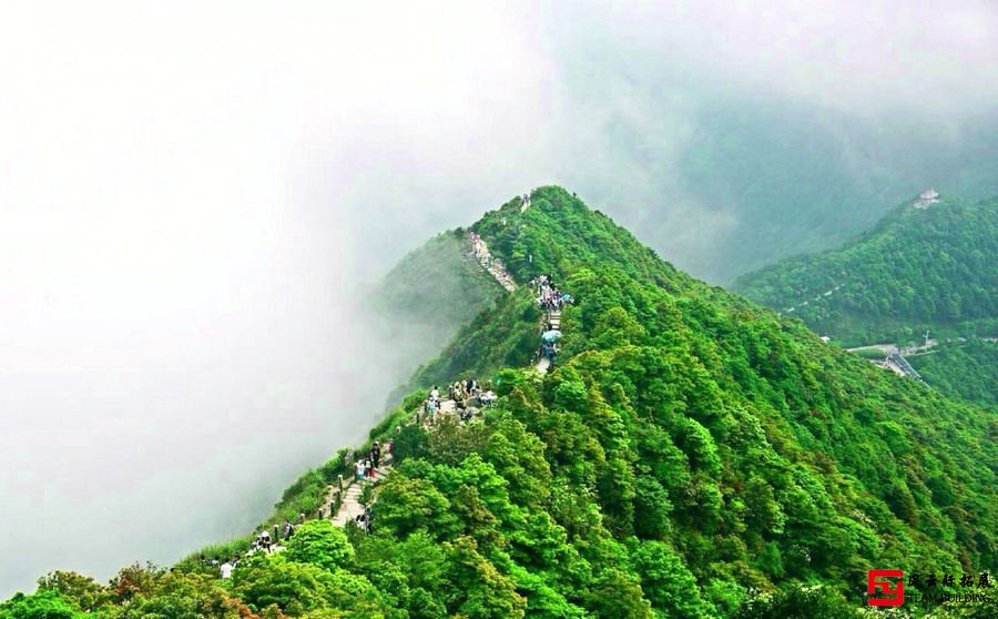 戶外拓展活動—登頂鵬城第一峰梧桐山