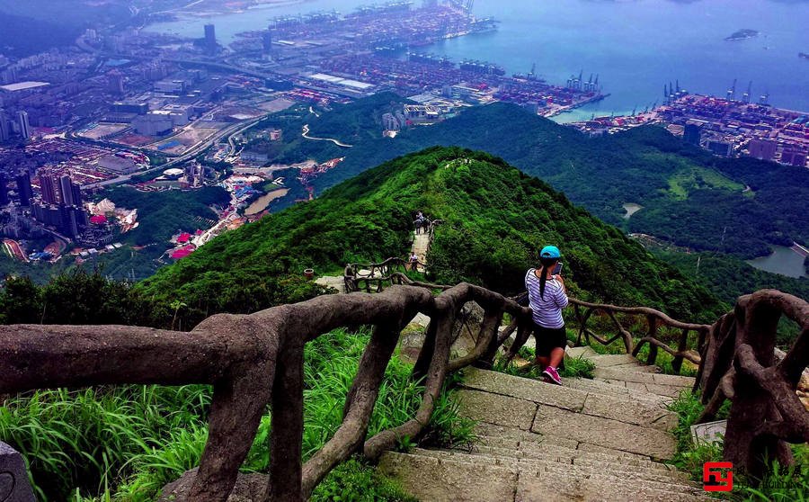 戶外拓展活動—登頂鵬城第一峰梧桐山