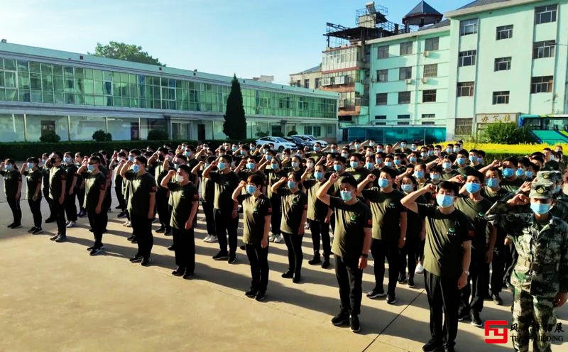 集團成功開展軍事拓展訓練活動